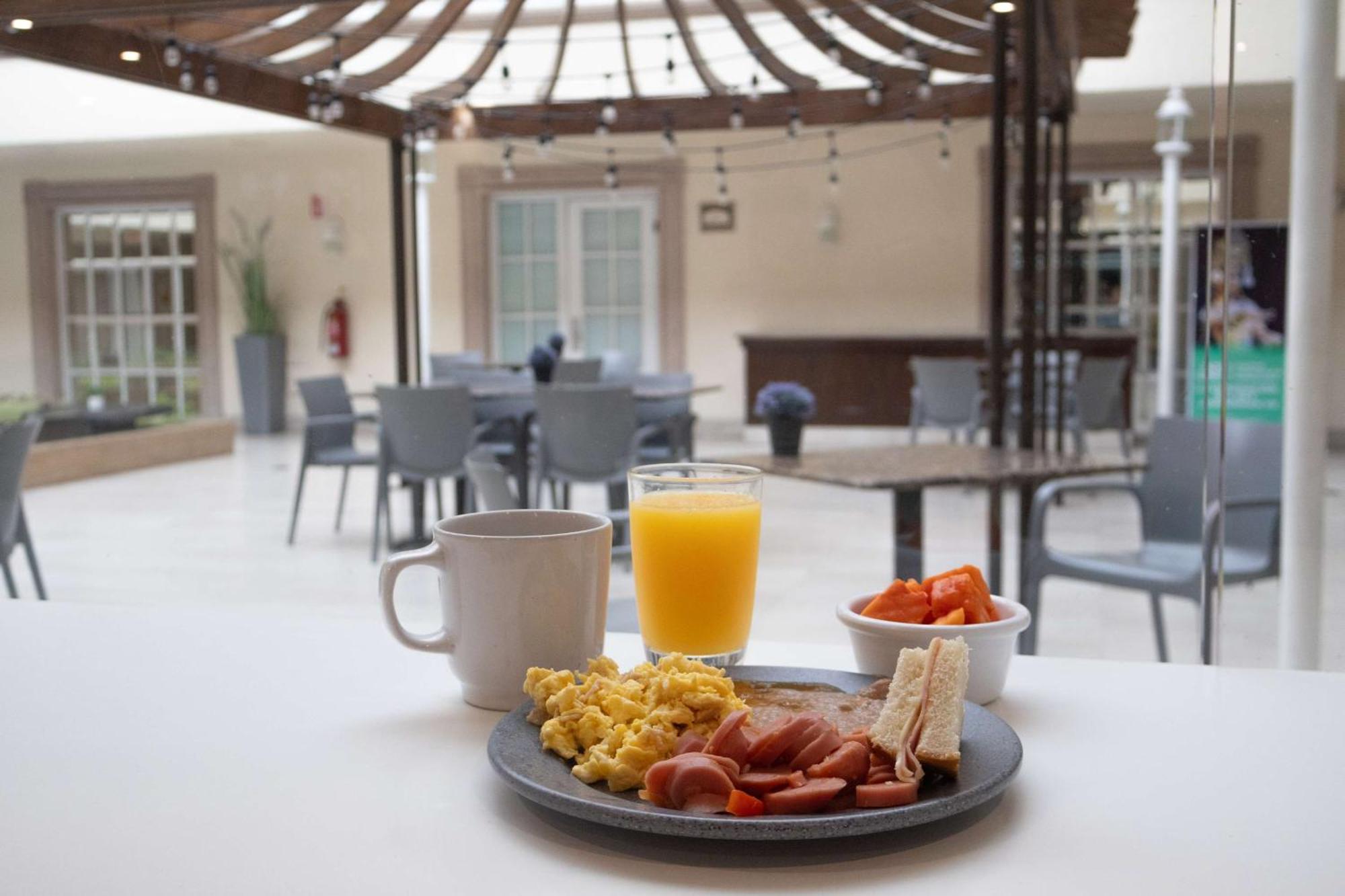 Best Western Plus Monterrey Colon Zewnętrze zdjęcie