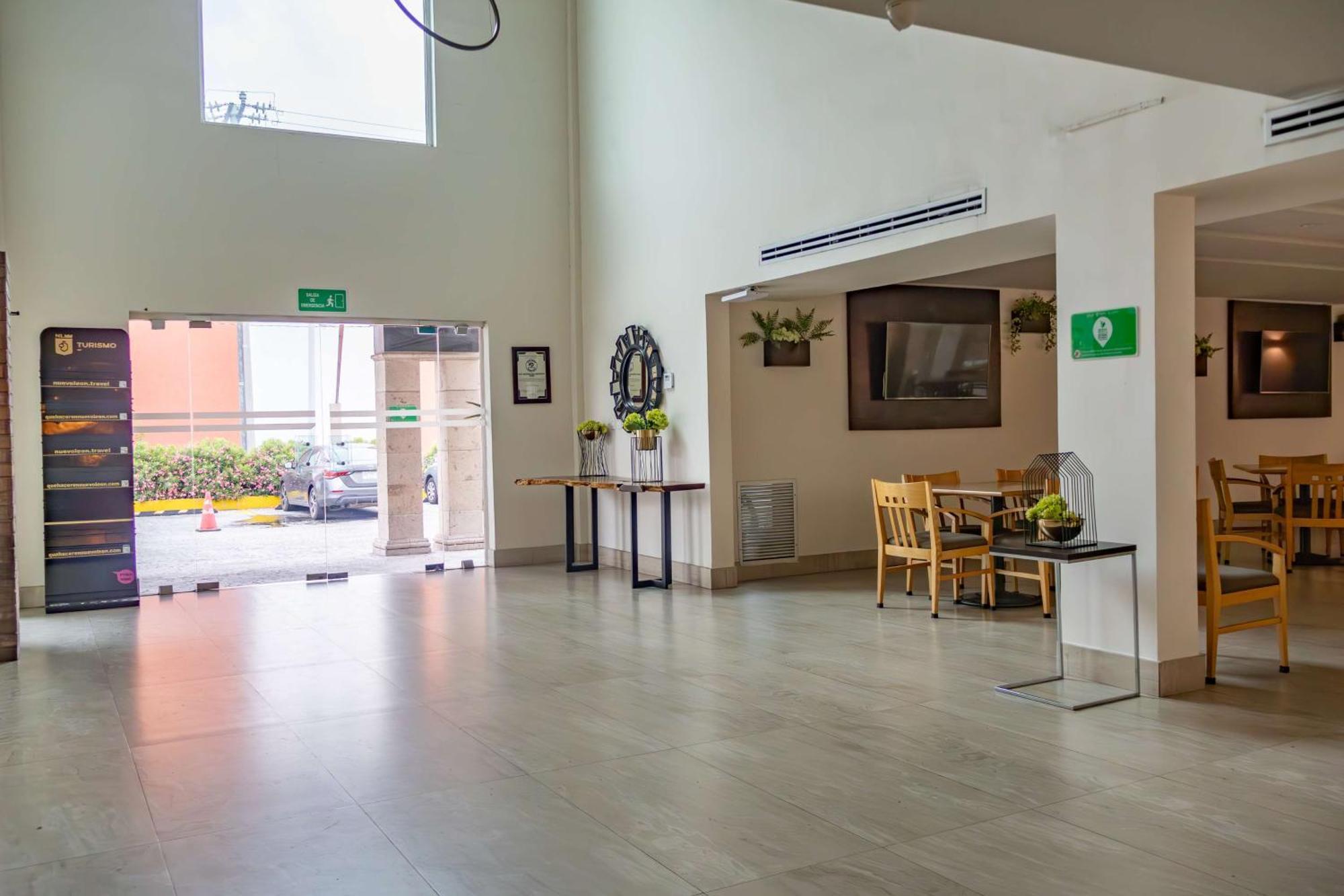 Best Western Plus Monterrey Colon Zewnętrze zdjęcie